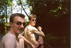Marco en Arthur in de kano